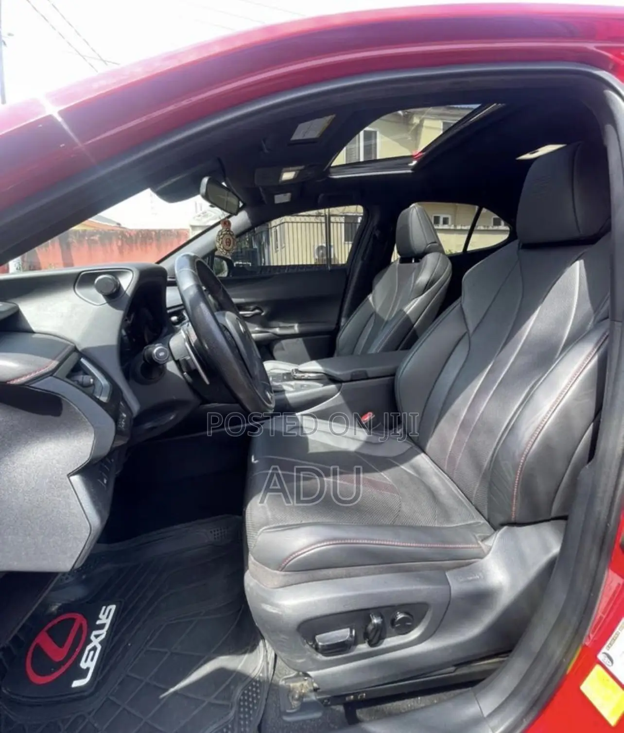 Lexus UX 2022 Red