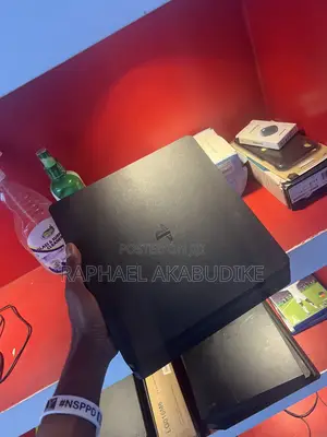 Playstation 4 Slim