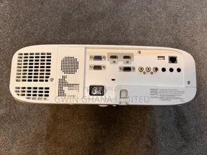 Panasonic Pt-Vw530 Wxga LCD Projector 5000 Lumen Hdmi . Daylight.
