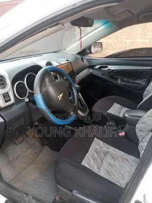 Pontiac Vibe 2010 White