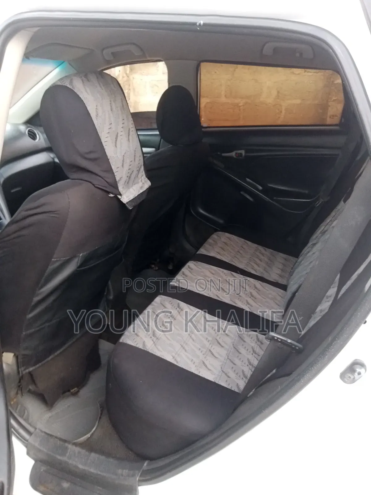 Pontiac Vibe 2010 White