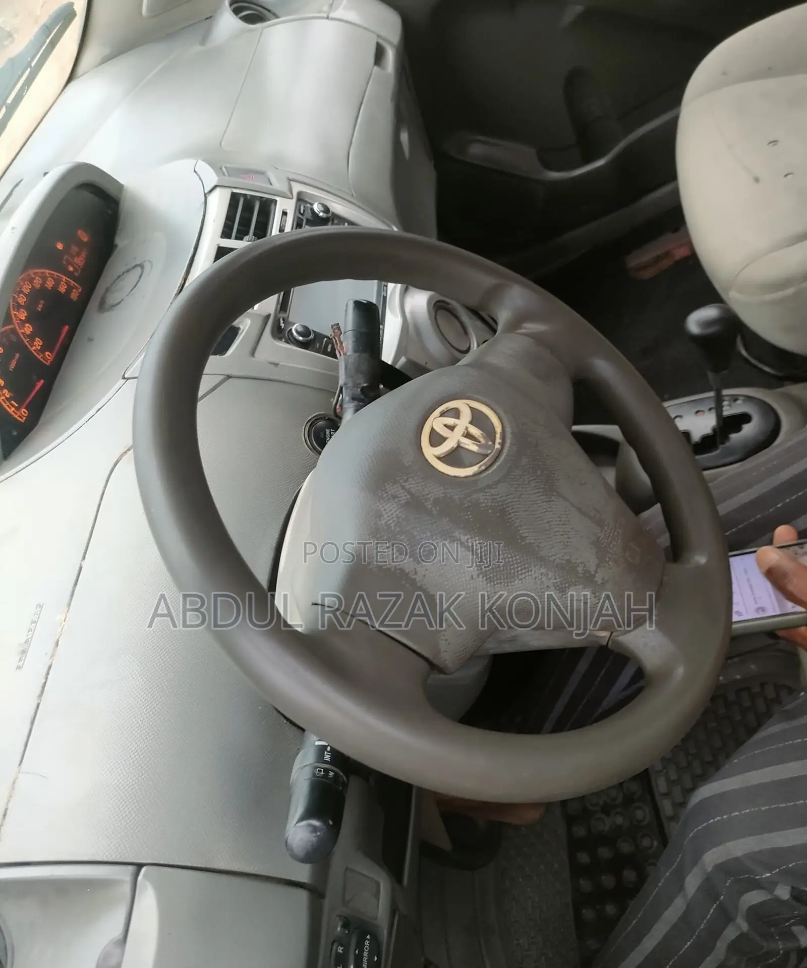 Toyota Vitz 2010 Red