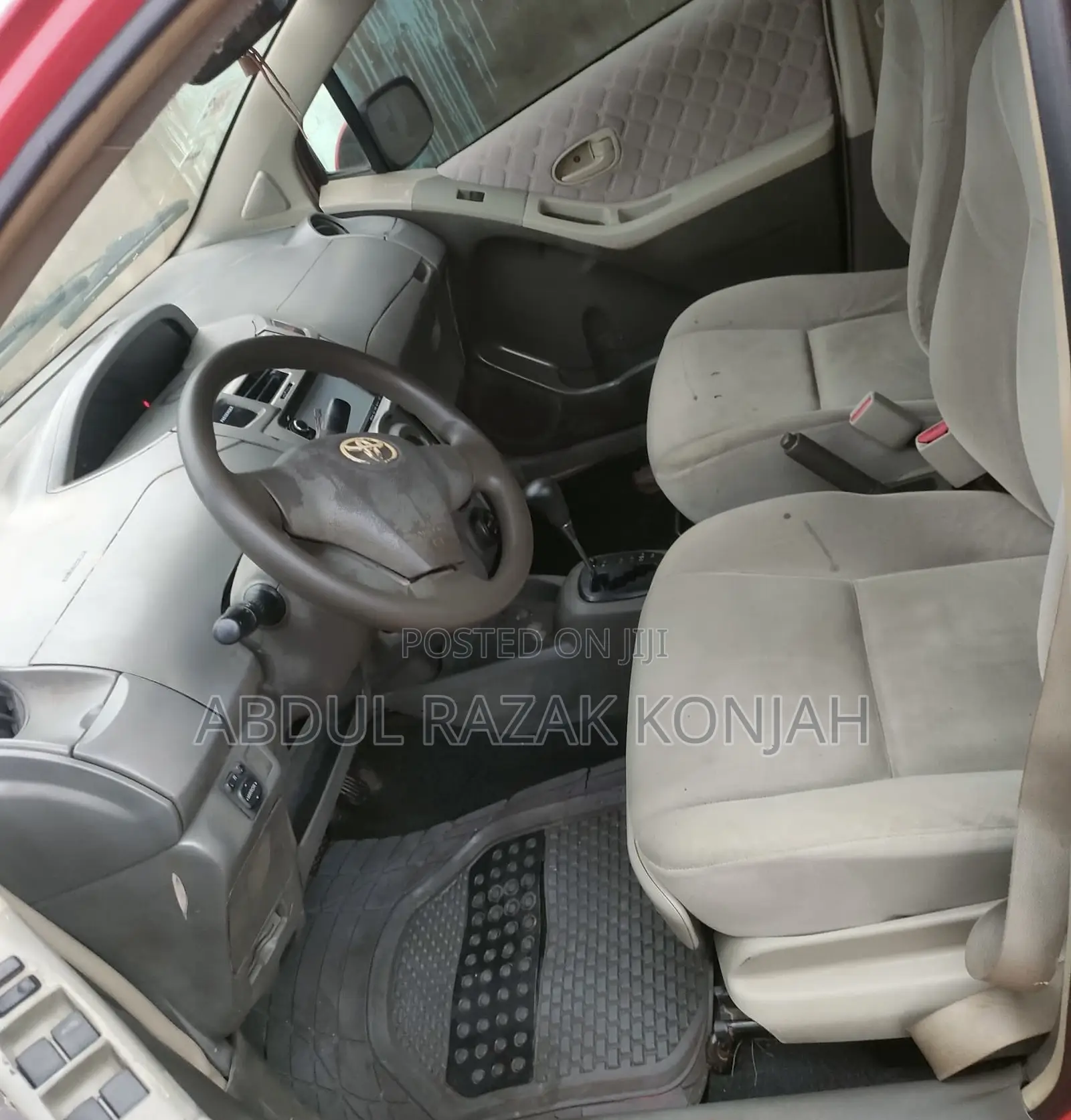 Toyota Vitz 2010 Red