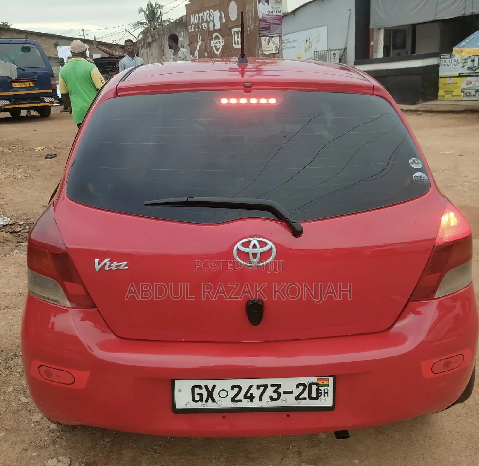Toyota Vitz 2010 Red