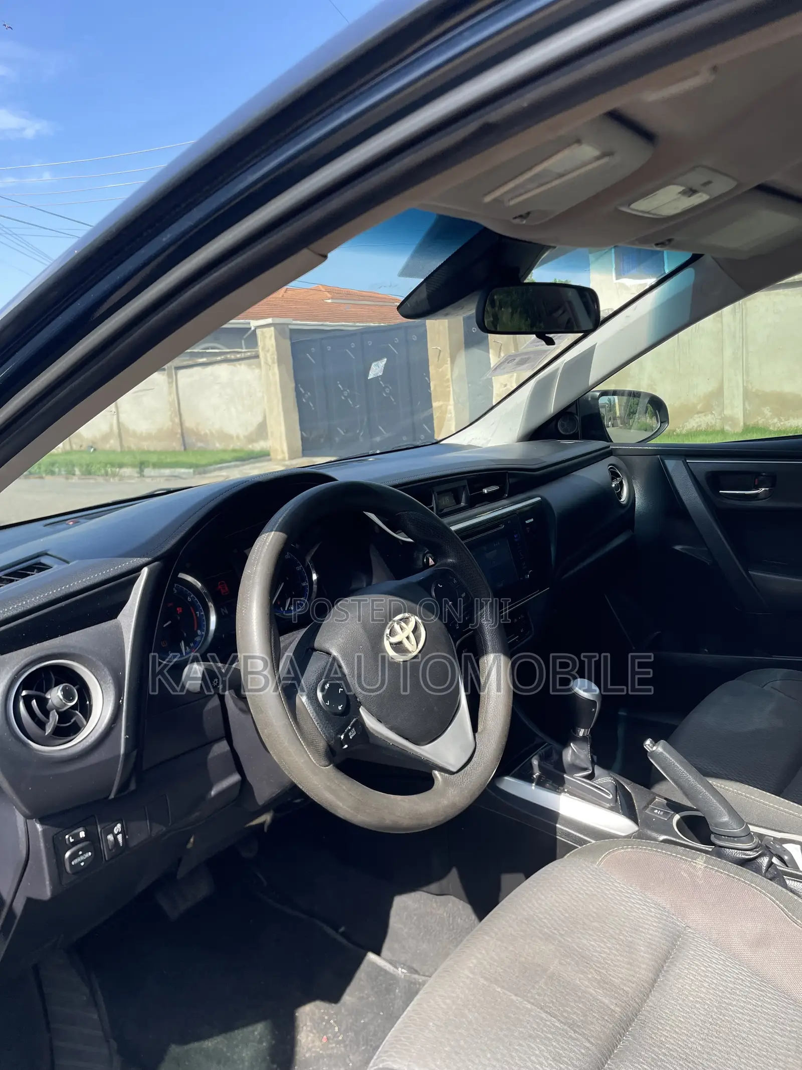 Toyota Corolla 2017 Green
