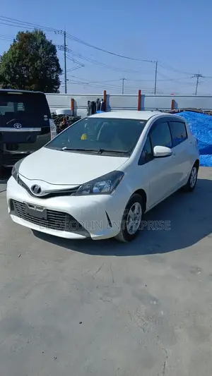 Toyota Vitz 1.3 FWD 3dr 2014 White