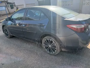 Toyota Corolla 2016 Blue