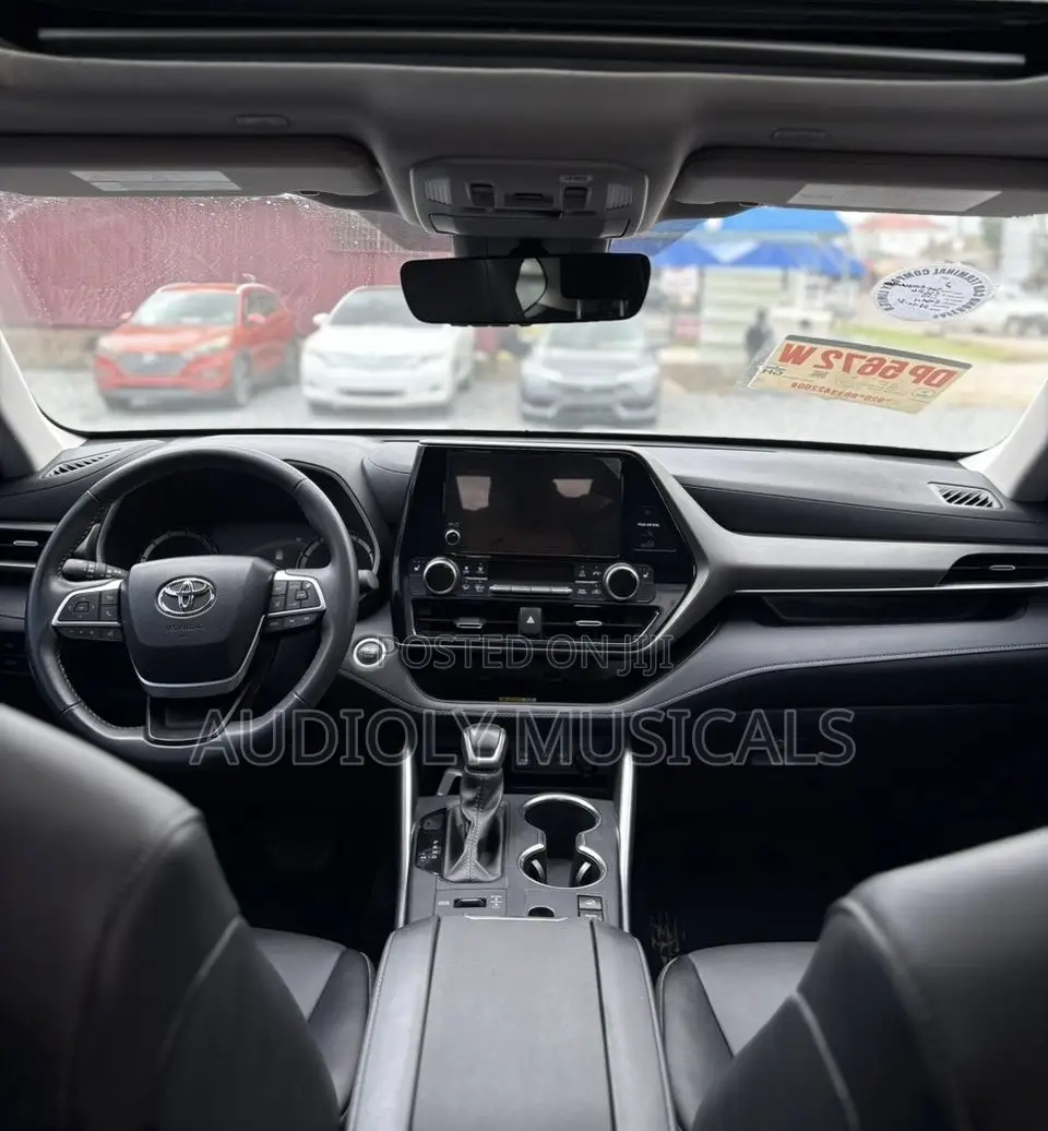 Toyota Highlander XLE AWD 2024 Gray