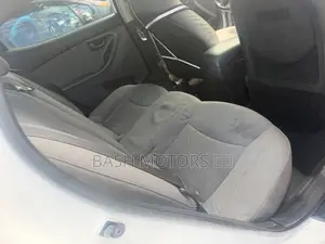 Hyundai Elantra 2013 White