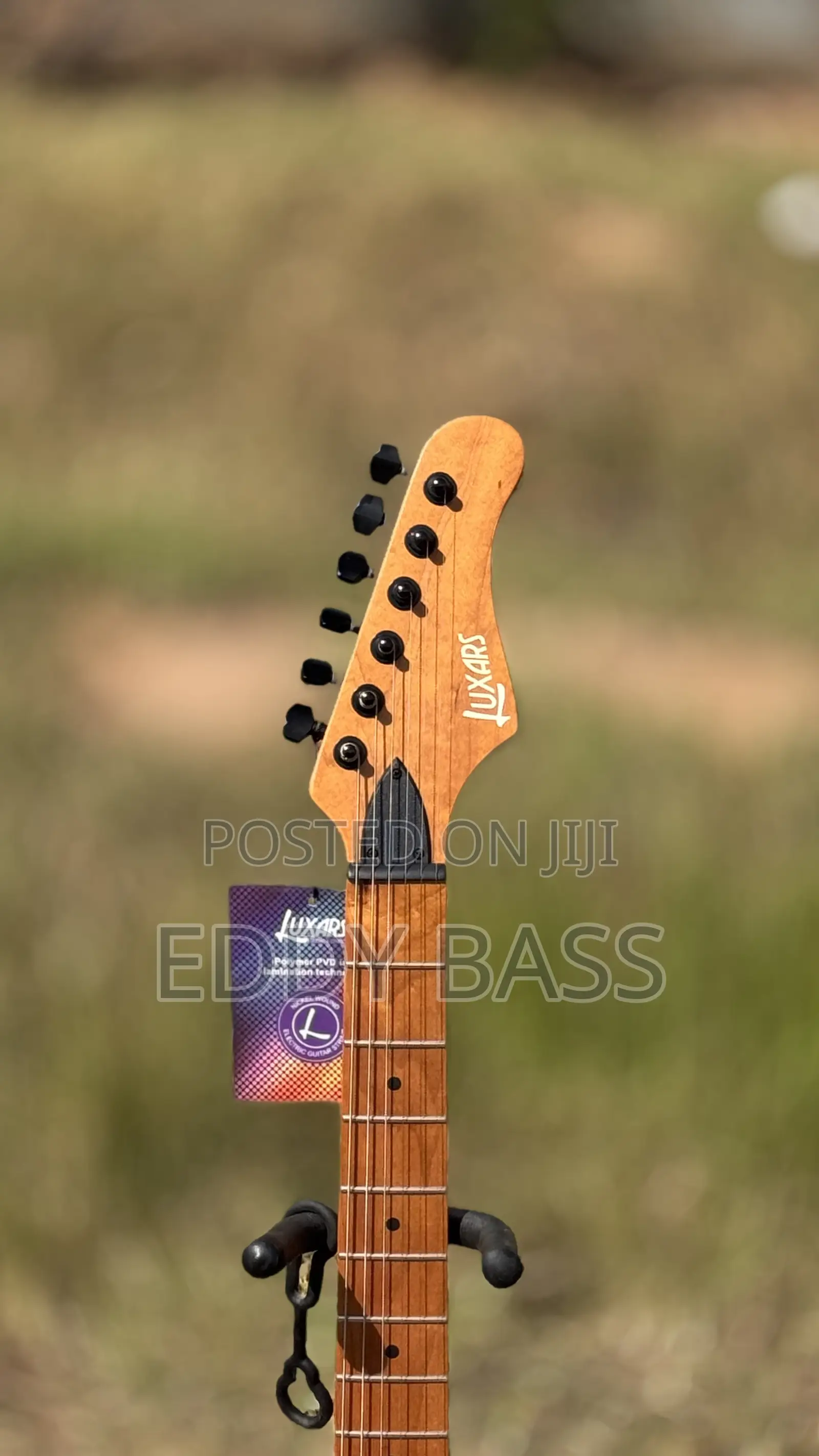 Luxars Electric Guitar in Vintage White