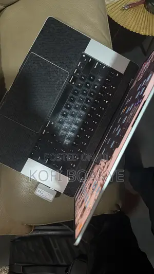 Laptop Apple MacBook Pro 2021 M1 Max 32GB Apple M1 Max SSD 1T