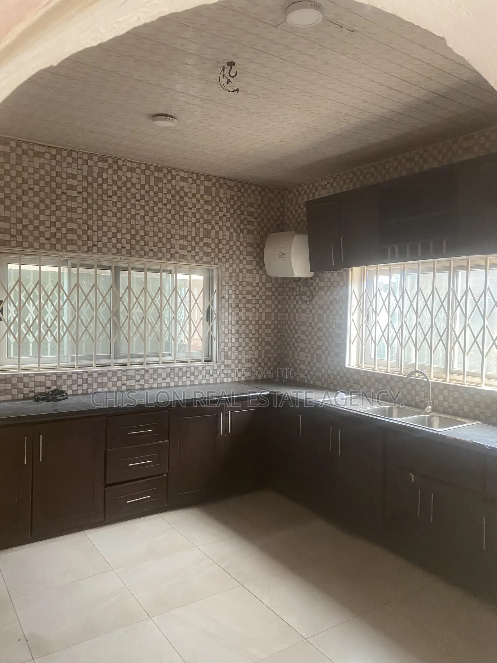 5bdrm Duplex in Kasoa Cp, Opeikuma for rent