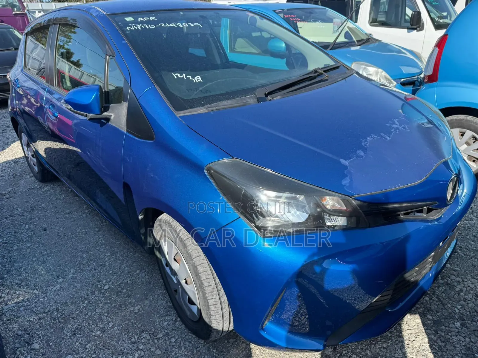 Toyota Vitz 1.5 FWD 5dr 2015 Black
