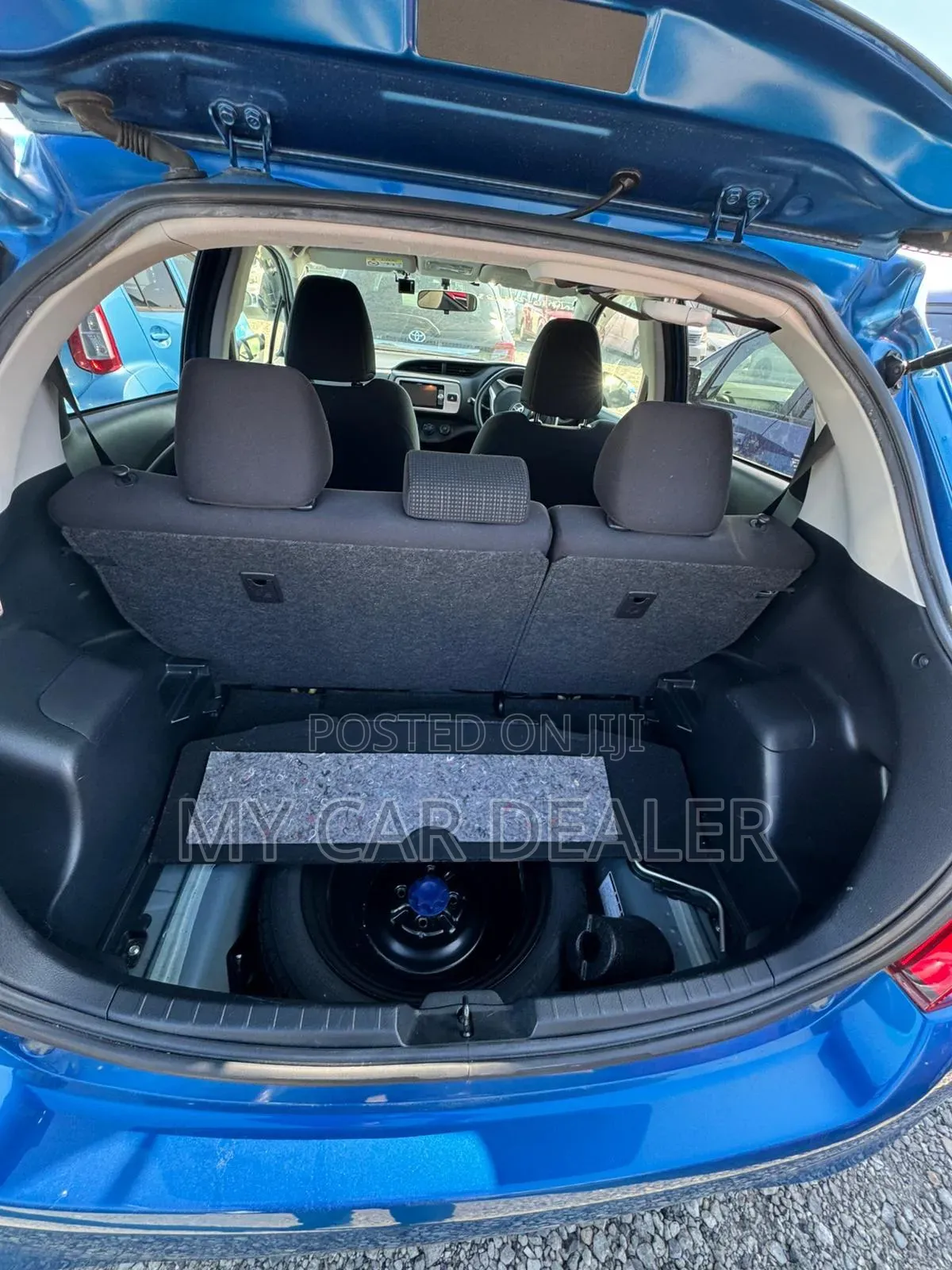 Toyota Vitz 1.5 FWD 5dr 2015 Black