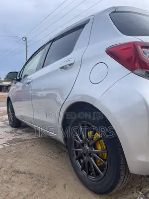 Toyota Vitz 1.3 AWD 3dr 2015 Silver