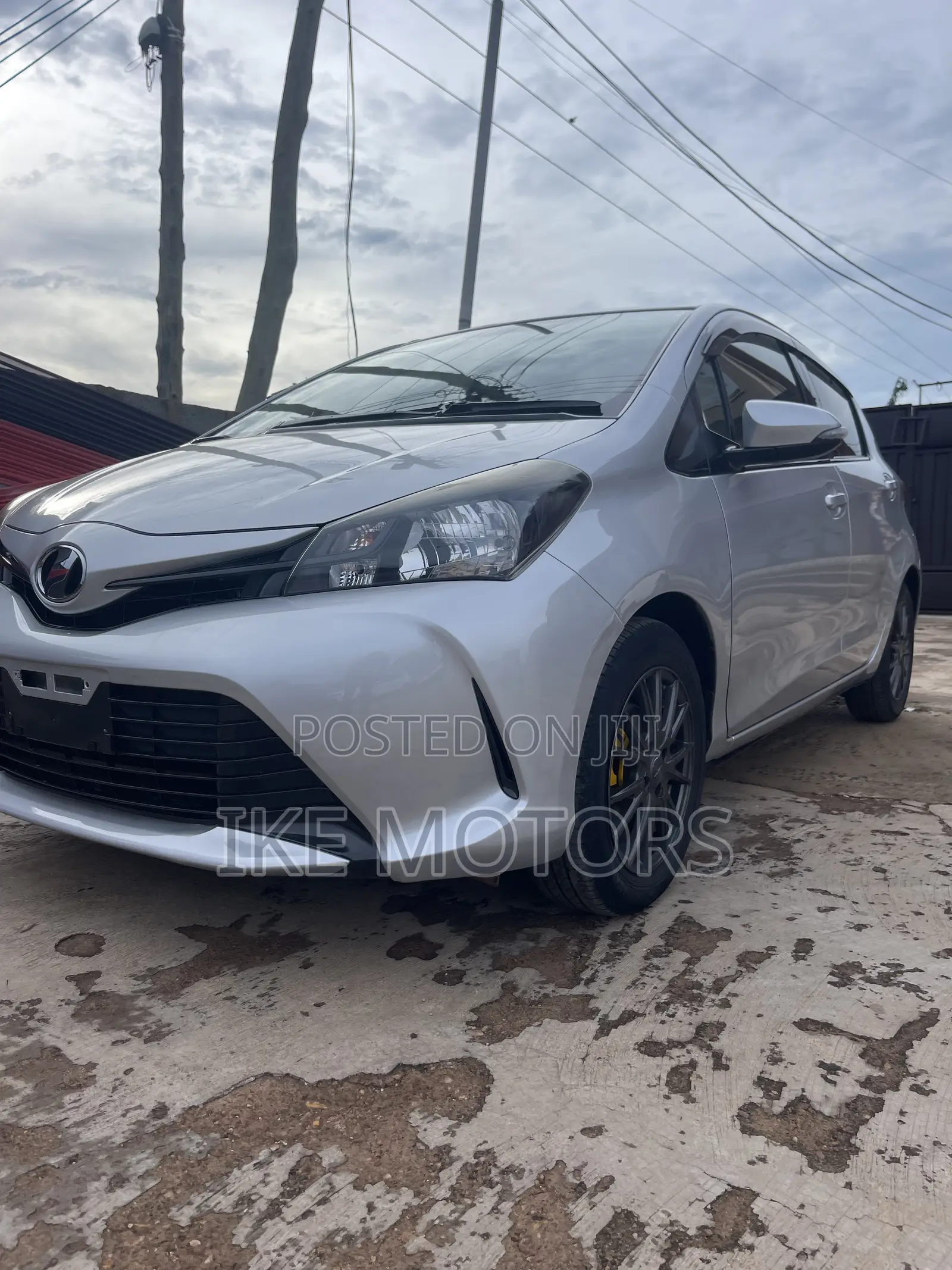 Toyota Vitz 1.3 AWD 3dr 2015 Silver