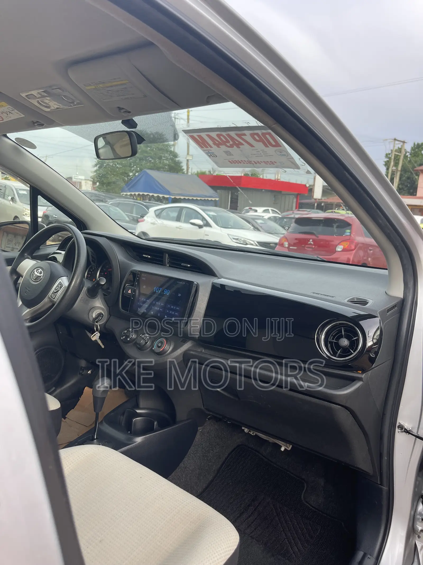 Toyota Vitz 1.3 AWD 3dr 2015 Silver
