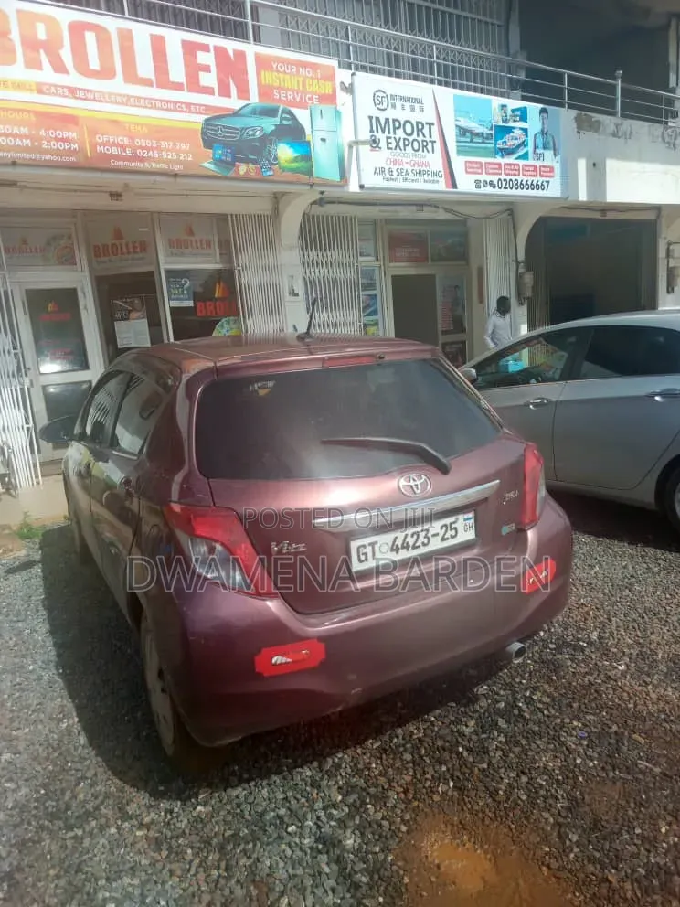 Toyota Vitz 2013 Brown