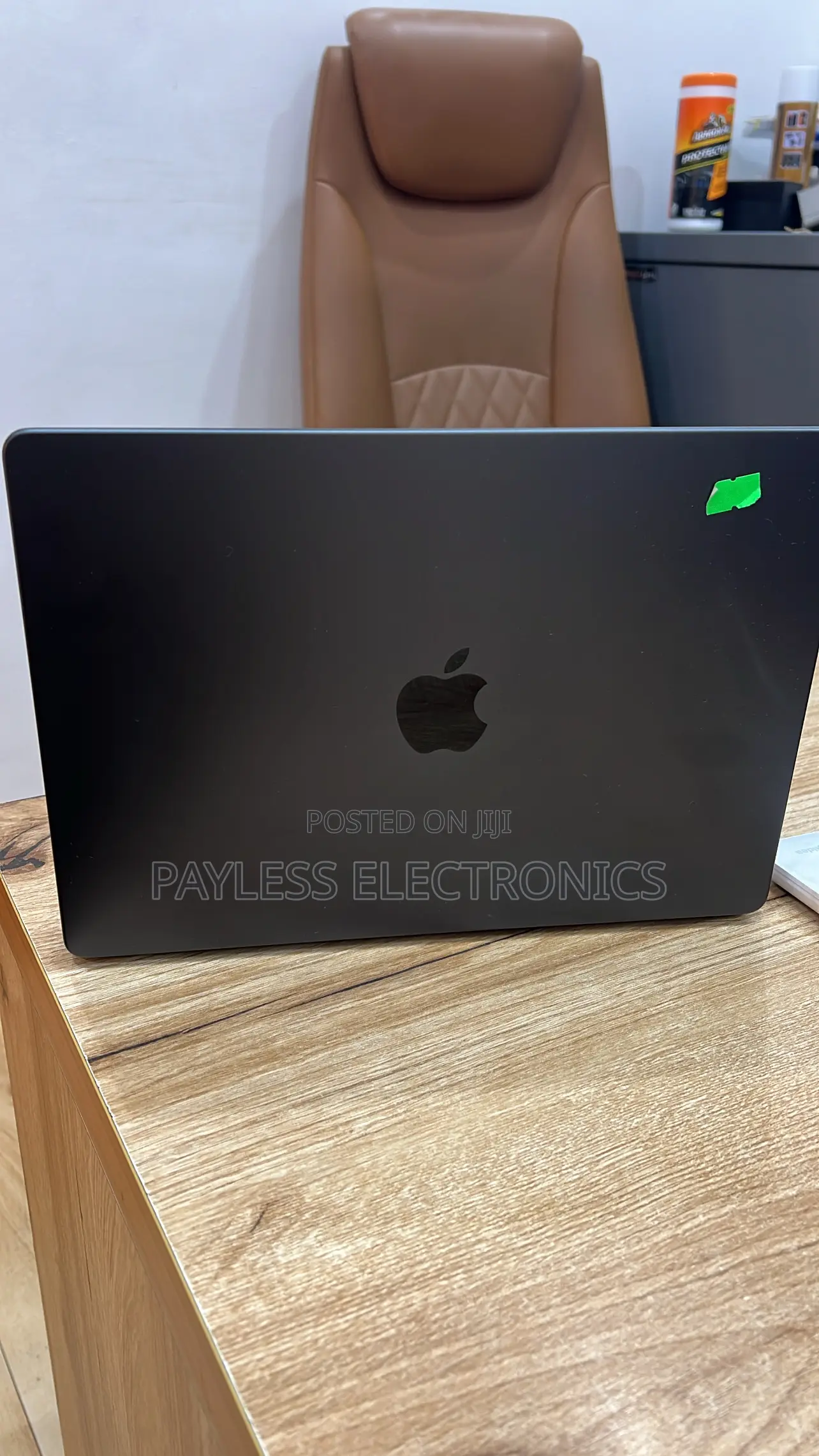 New Laptop Apple MacBook Pro 2025 M5 16GB Apple M5 SSD 512GB
