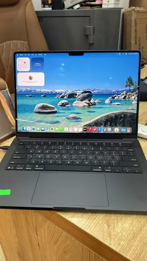 New Laptop Apple MacBook Pro 2025 M5 16GB Apple M5 SSD 512GB