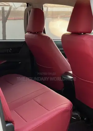 Toyota Hilux 2024 White