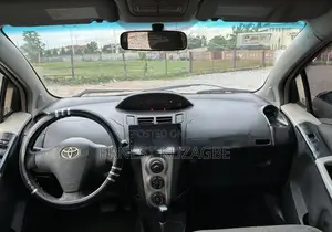 Toyota Vitz 2010 Black