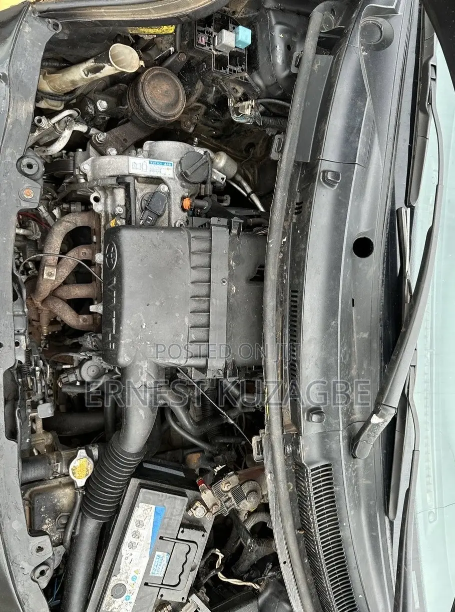 Toyota Vitz 2010 Black