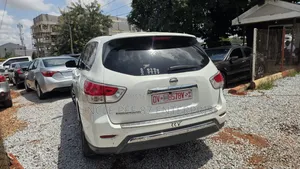 Nissan Pathfinder 2014 White