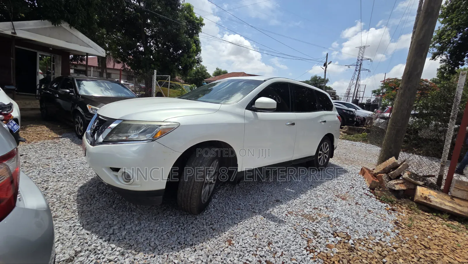 Nissan Pathfinder 2014 White