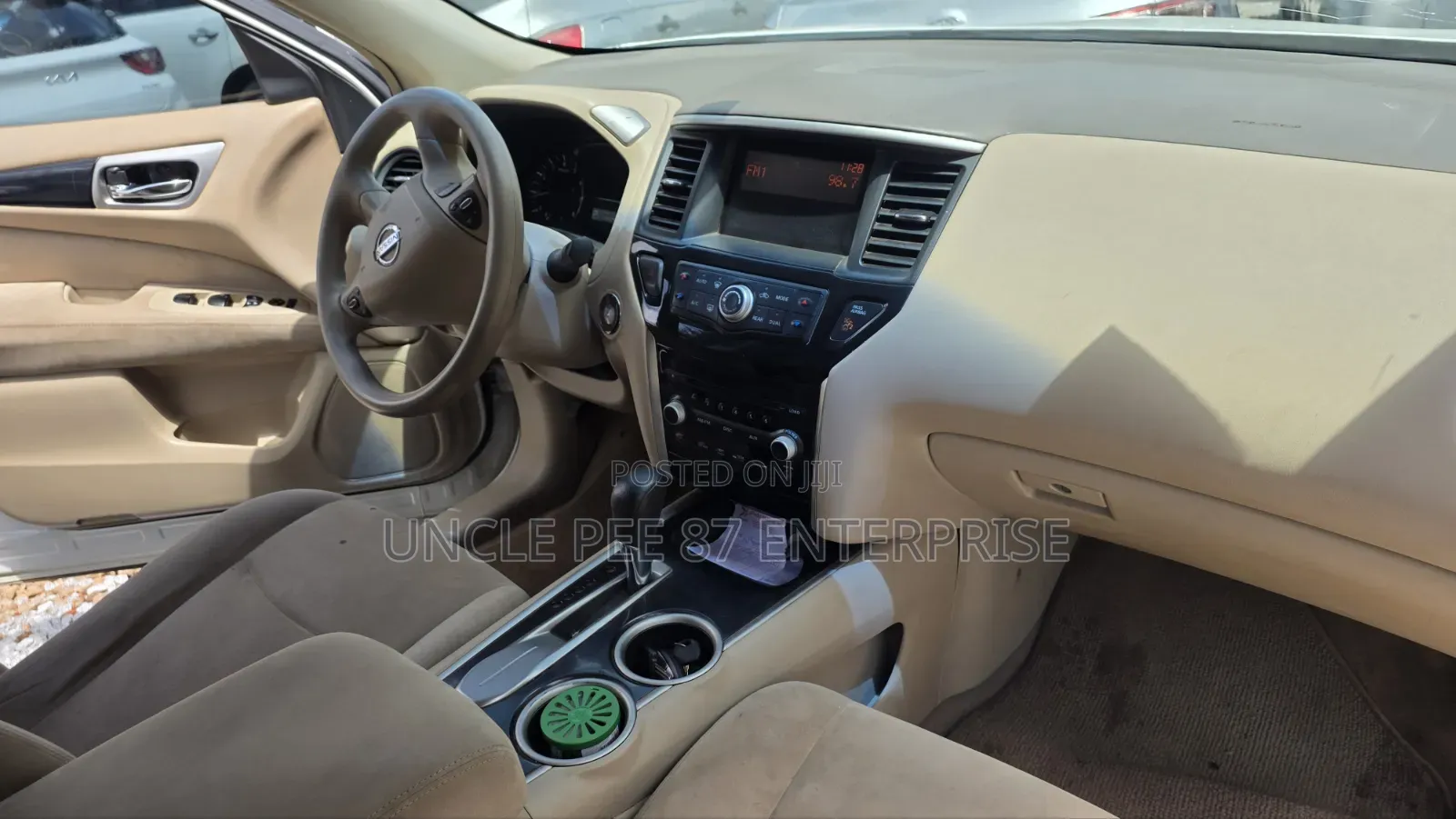 Nissan Pathfinder 2014 White
