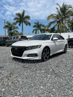 Honda Accord Sport (2.0L 4cyl Turbo 10A) 2019 White