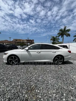 Honda Accord Sport (2.0L 4cyl Turbo 10A) 2019 White