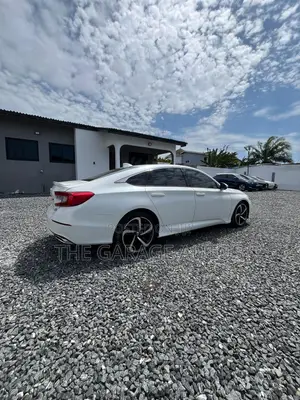 Honda Accord Sport (2.0L 4cyl Turbo 10A) 2019 White