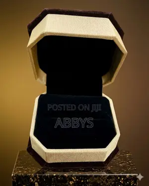 Octagonal Velvet Bowknot Ring Case