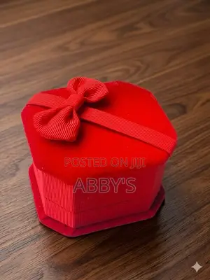 Octagonal Velvet Bowknot Ring Case