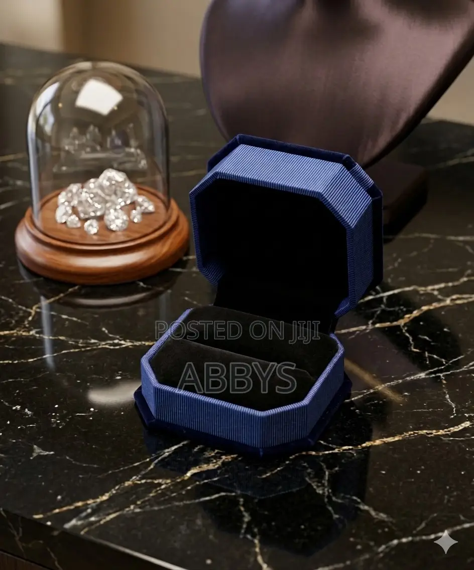 Octagonal Velvet Bowknot Ring Case