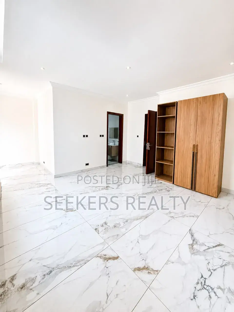 4bdrm Townhouse / Terrace in Seekers Realty, American House for rent