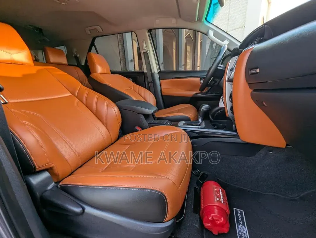 Toyota Fortuner 2023 Gray