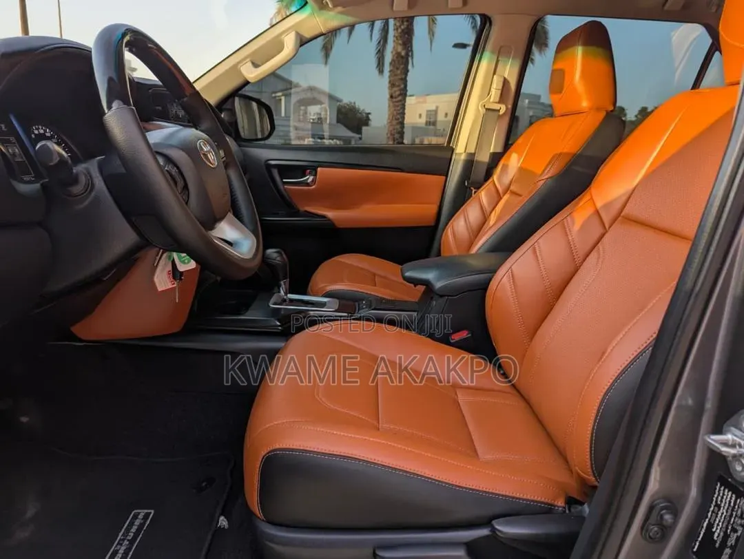 Toyota Fortuner 2023 Gray