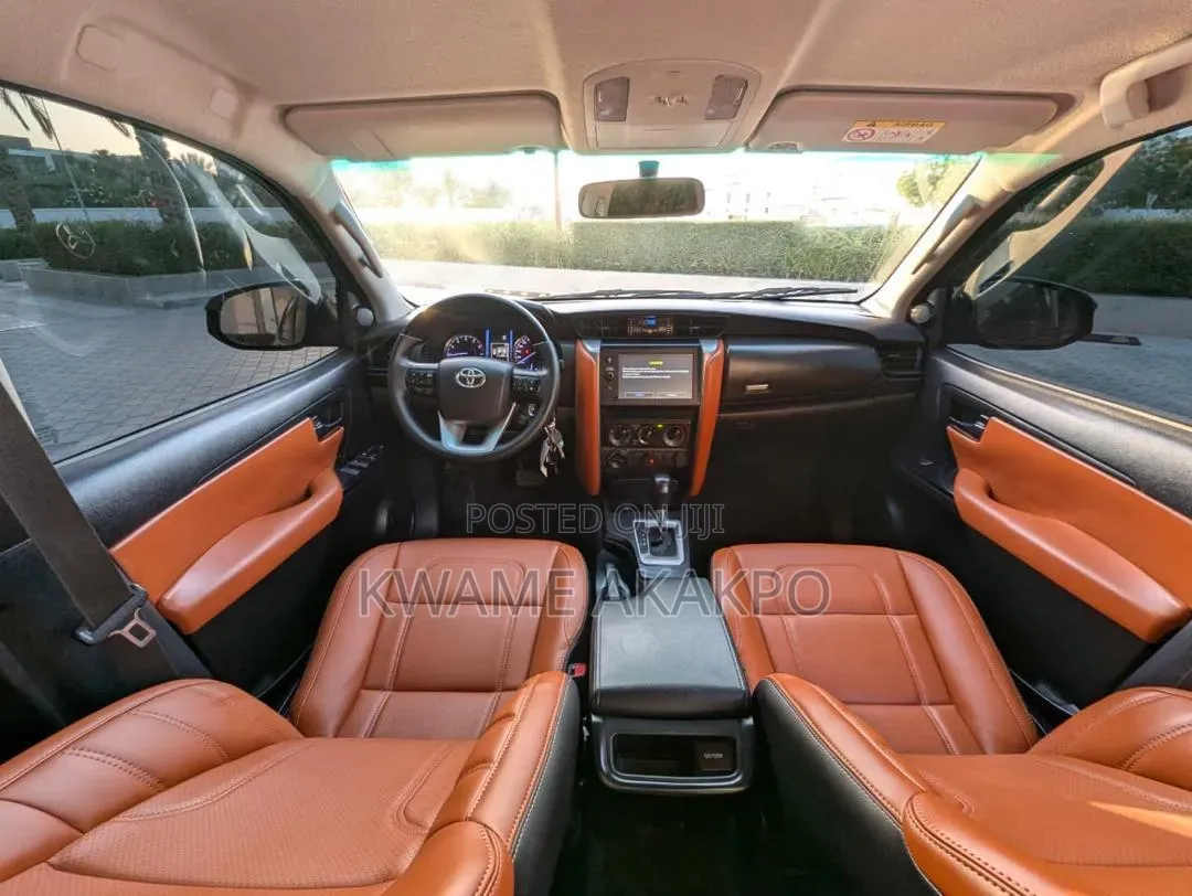 Toyota Fortuner 2023 Gray