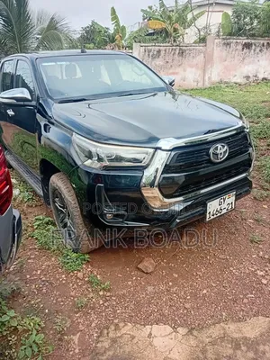 Toyota Hilux 2021 Black