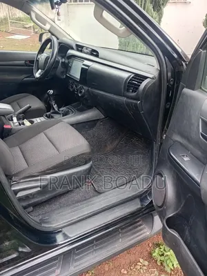 Toyota Hilux 2021 Black