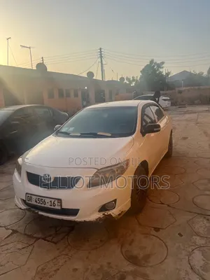 Toyota Corolla Base 4dr Sedan (1.8L 4cyl 5M) 2010 White
