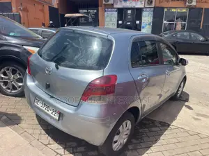 Toyota Vitz 1.3 FWD 5dr 2010 Silver