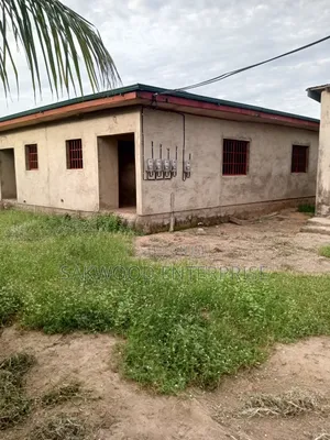 6bdrm Farm House in Sakwood Enterprise, Market for sale