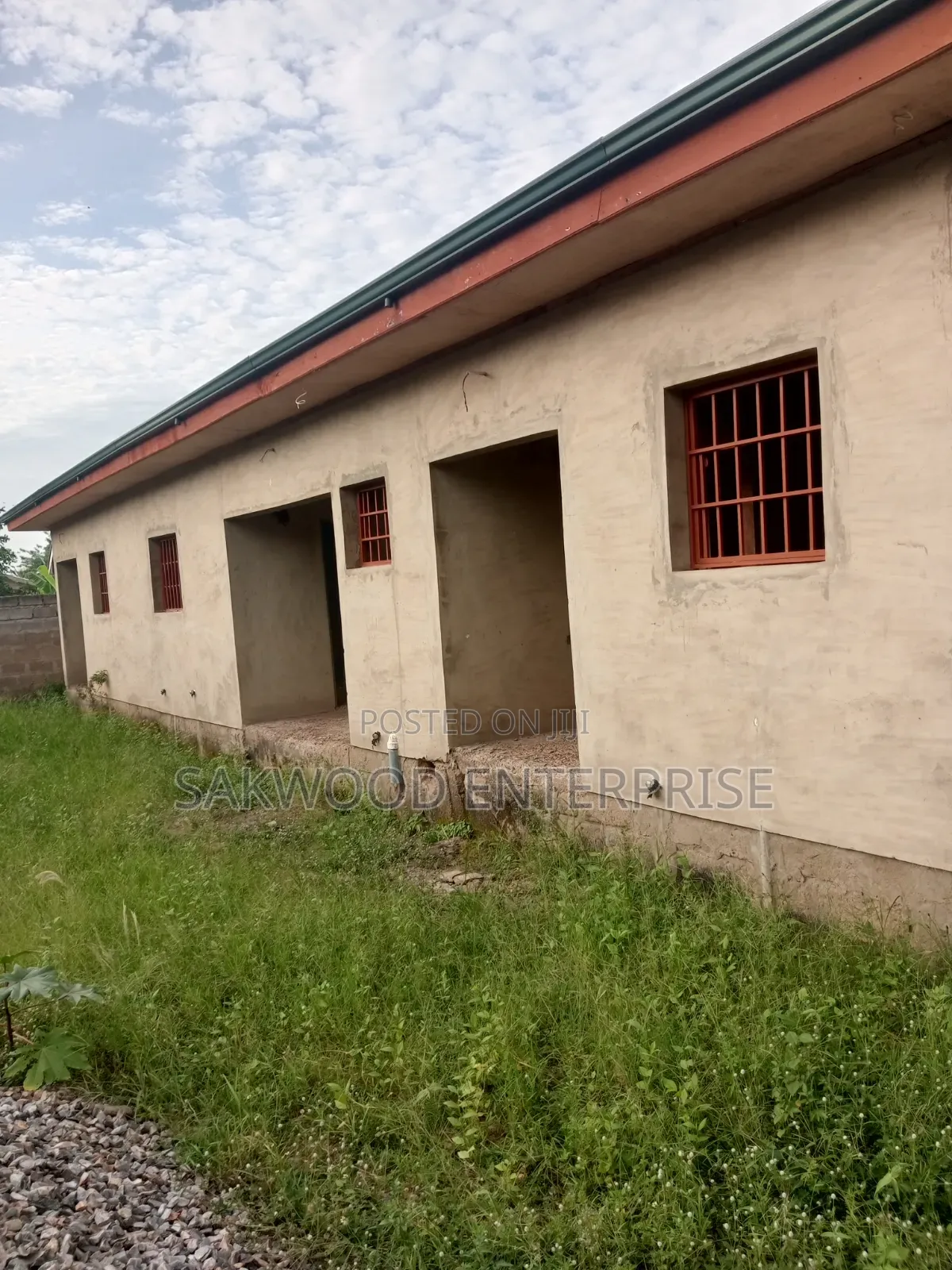 6bdrm Farm House in Sakwood Enterprise, Market for sale