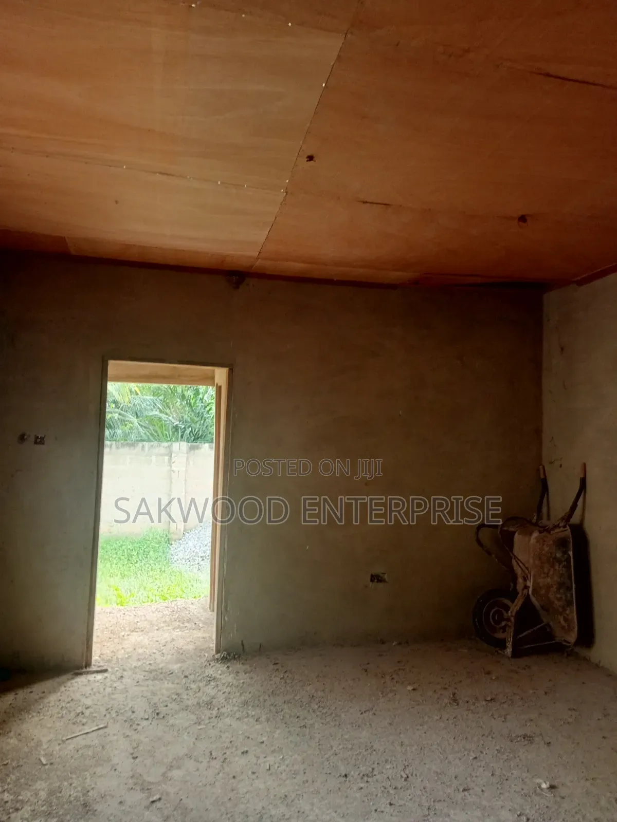 6bdrm Farm House in Sakwood Enterprise, Market for sale