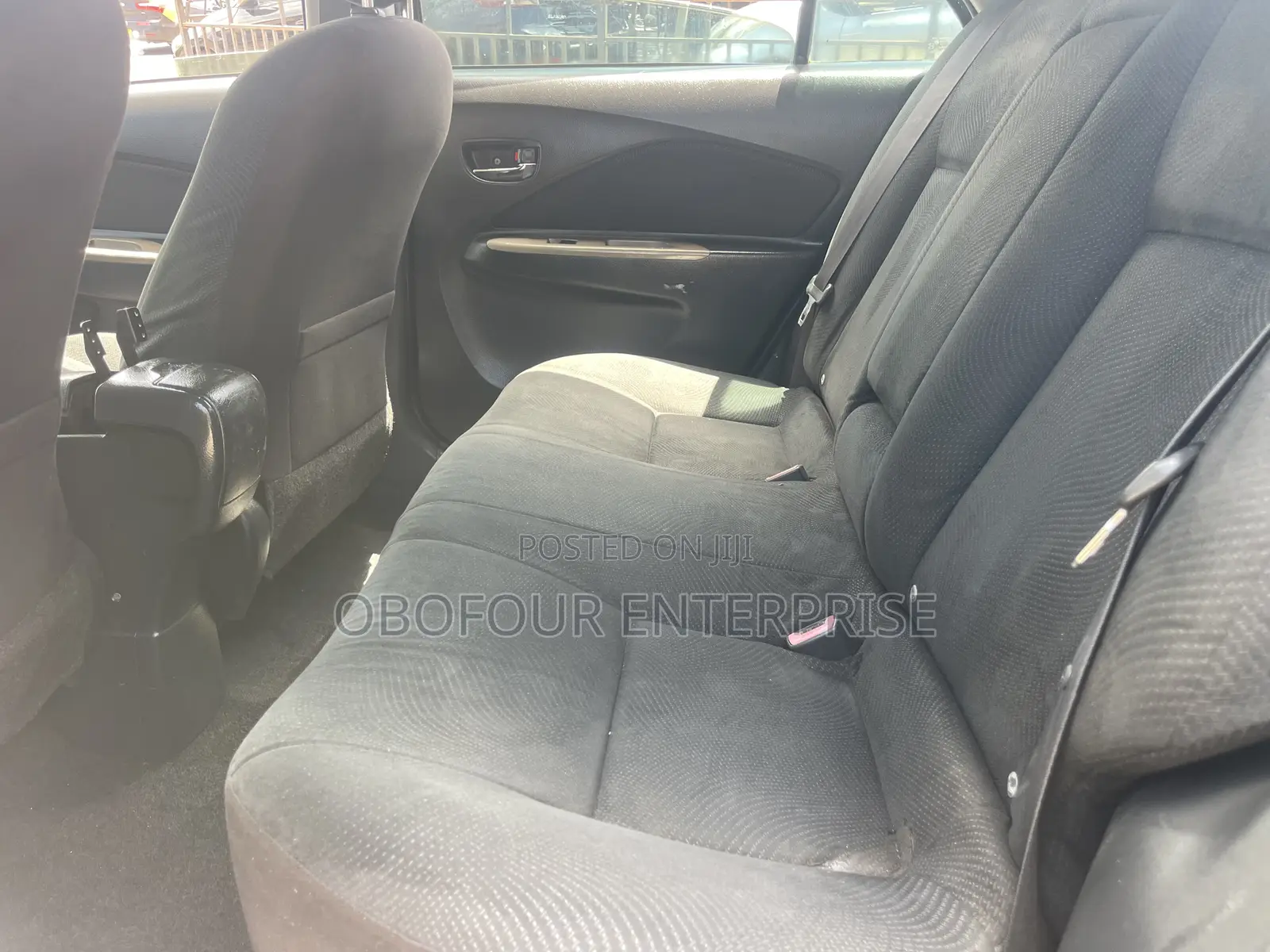 Toyota Yaris Base Sedan 4dr 2010 Black