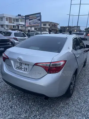 Toyota Corolla LE Eco 4dr Sedan (1.8L 4cyl CVT) 2015 Silver
