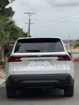 Toyota Grand Highlander XLE AWD 2024 Silver